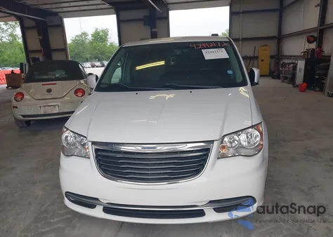 2016 Chrysler Town & Country Touring из США, поврежденный, VIN 2C4RC1BG9GR295503